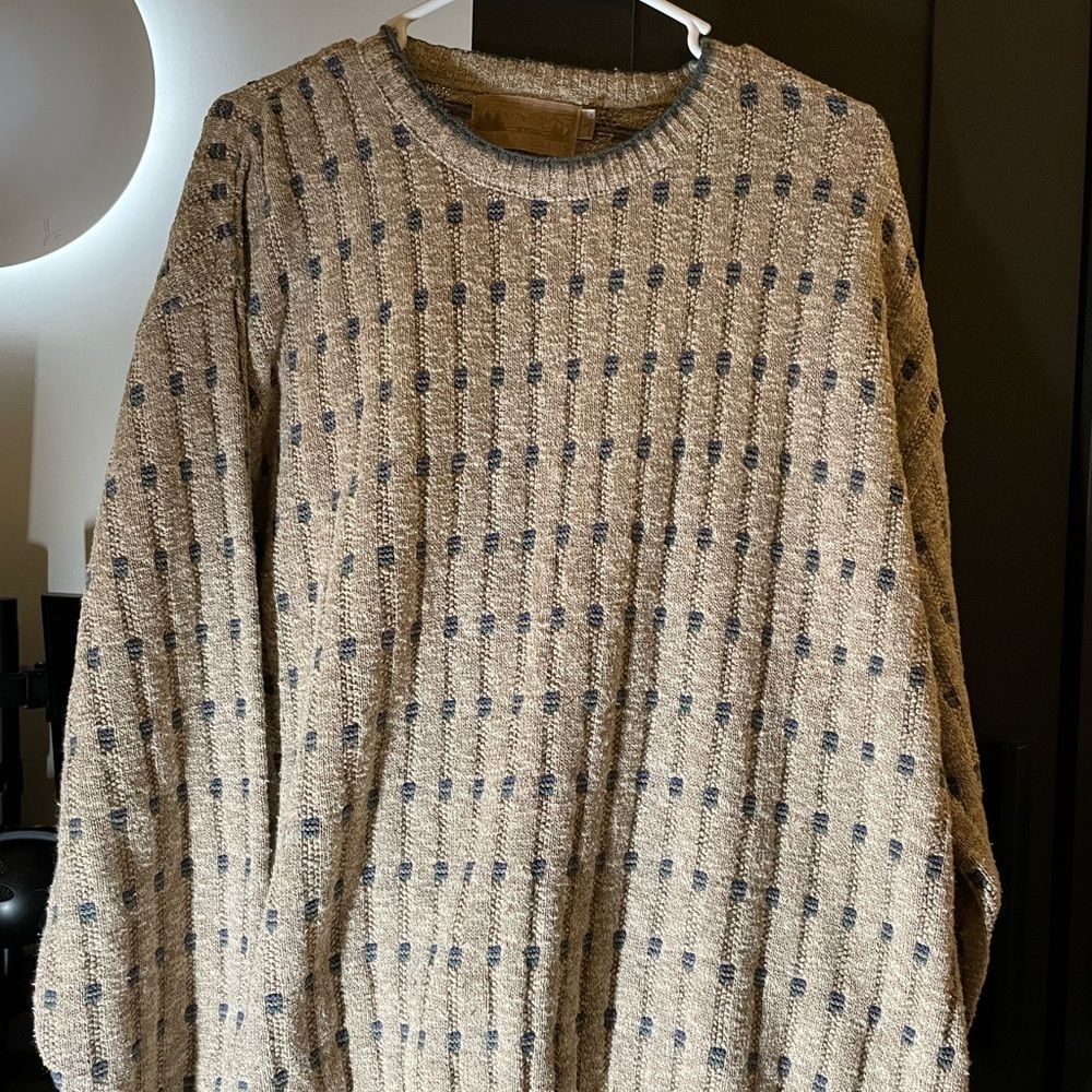 Shenandoah woman’s crewneck sweater